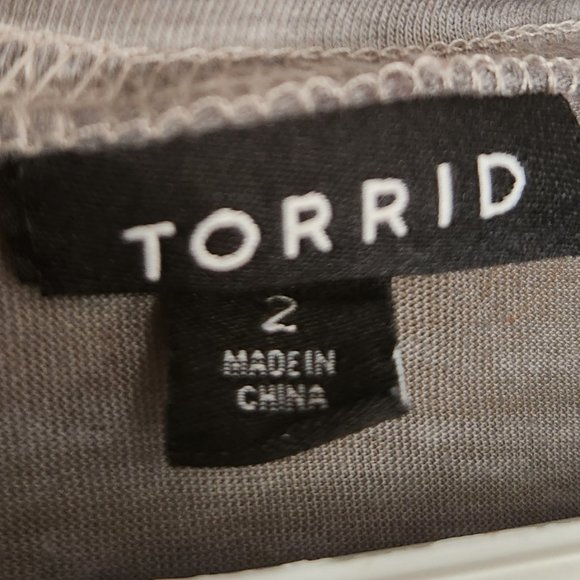 Torrid Gray Desert Tee Size 2 - Picture 4 of 4